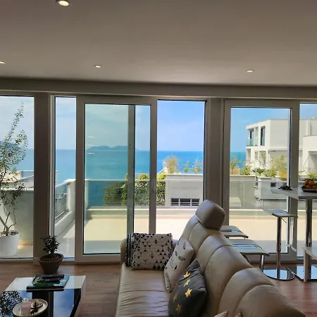 Breathtaking Sea-view Penthouse